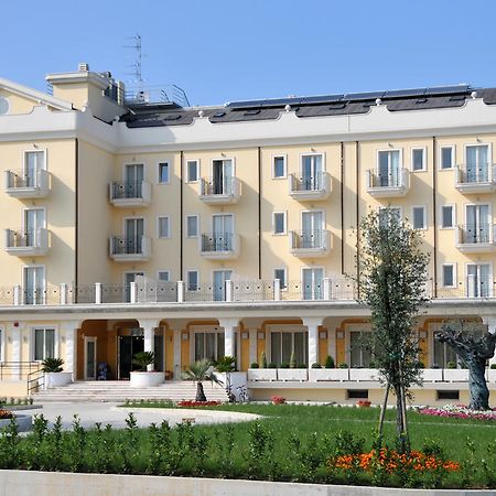 Hotel Concorde Sant'Egidio alla Vibrata Buitenkant foto