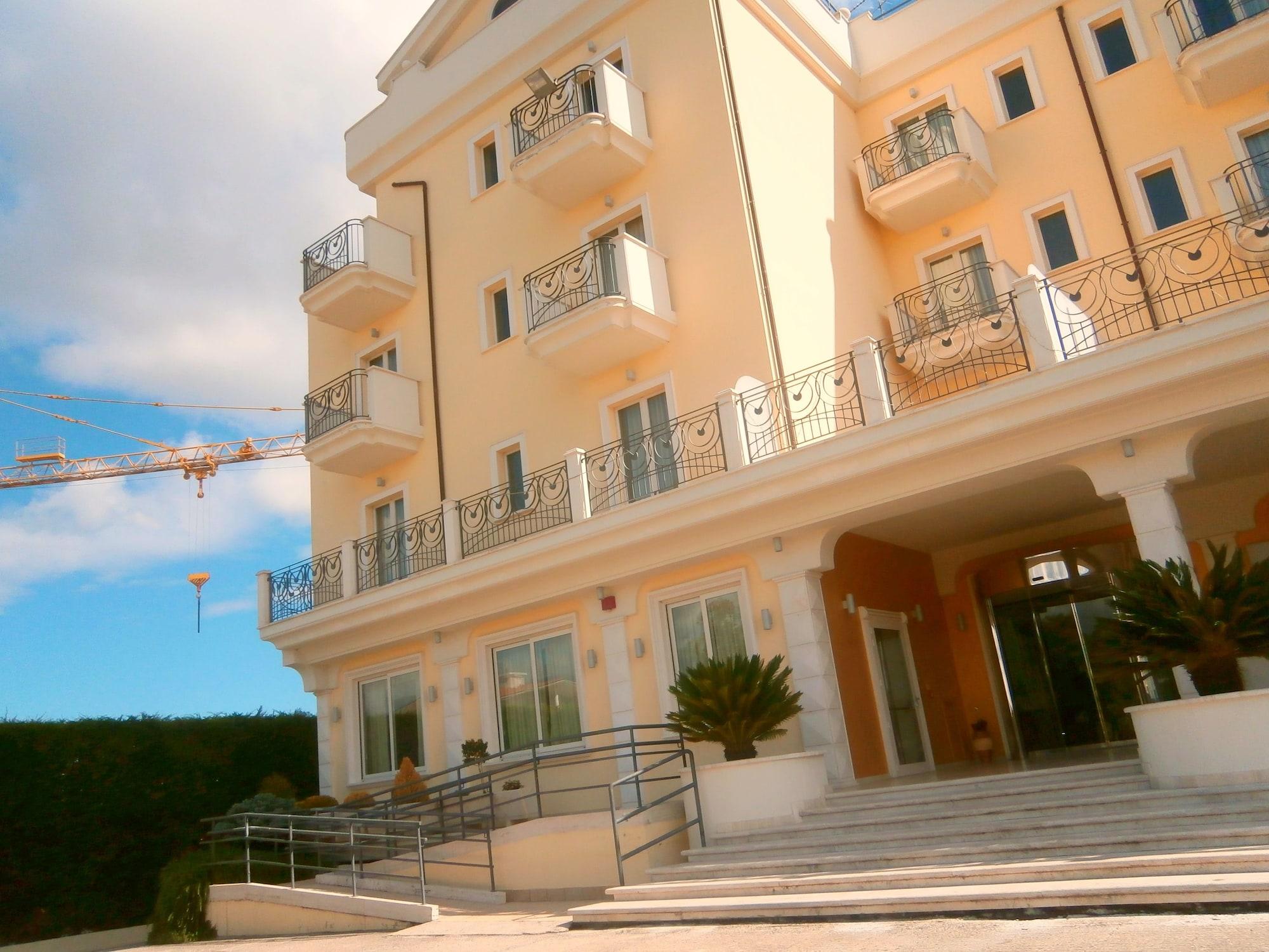 Hotel Concorde Sant'Egidio alla Vibrata Buitenkant foto