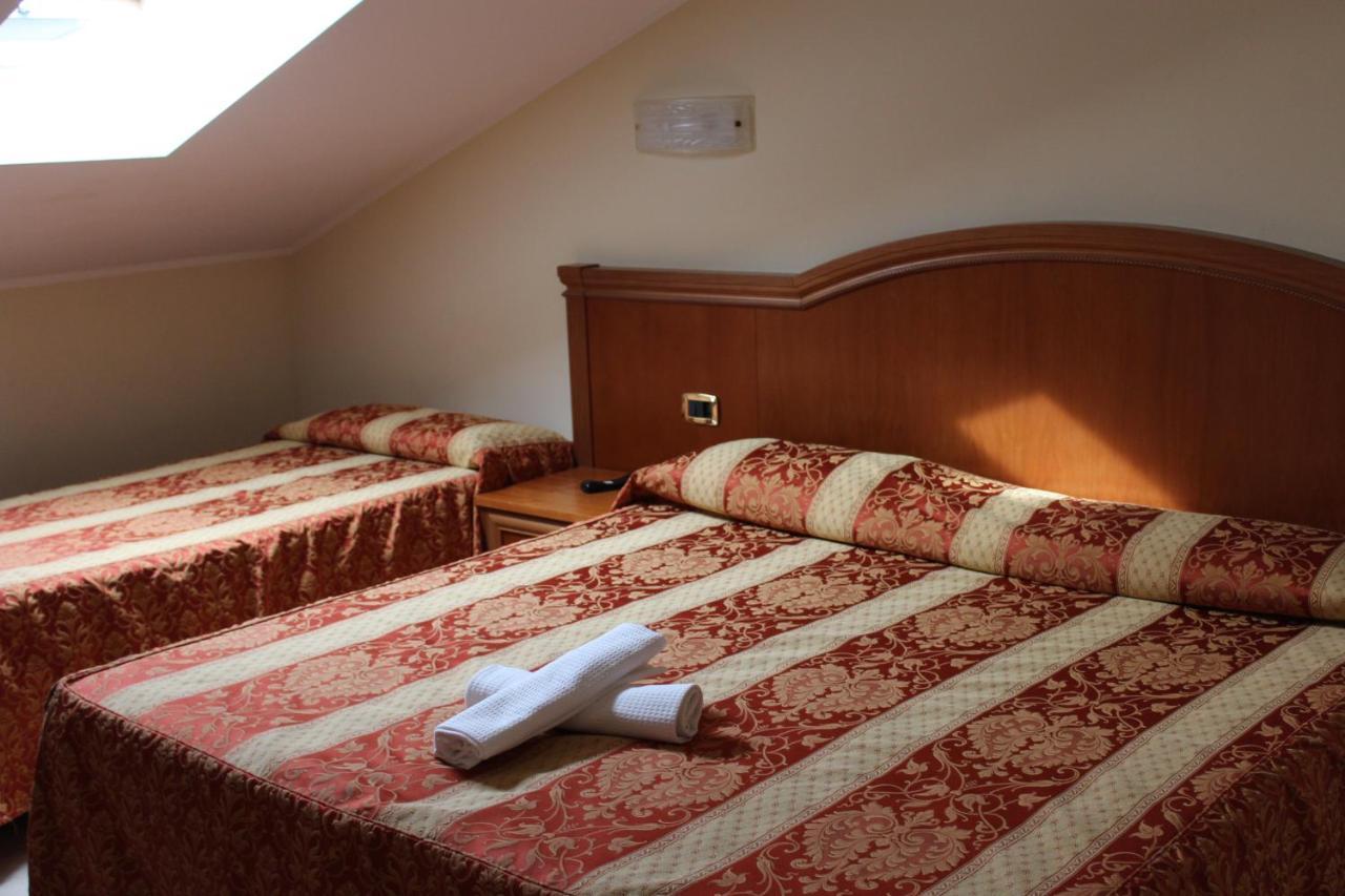 Hotel Concorde Sant'Egidio alla Vibrata Buitenkant foto