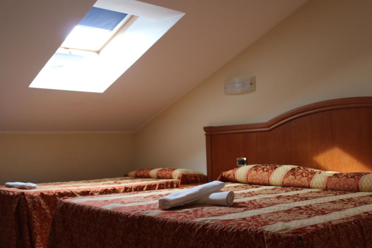 Hotel Concorde Sant'Egidio alla Vibrata Buitenkant foto