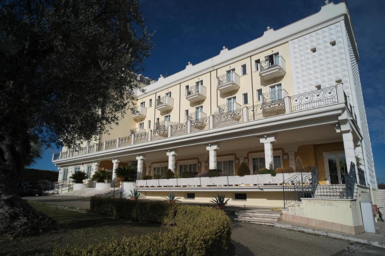 Hotel Concorde Sant'Egidio alla Vibrata Buitenkant foto