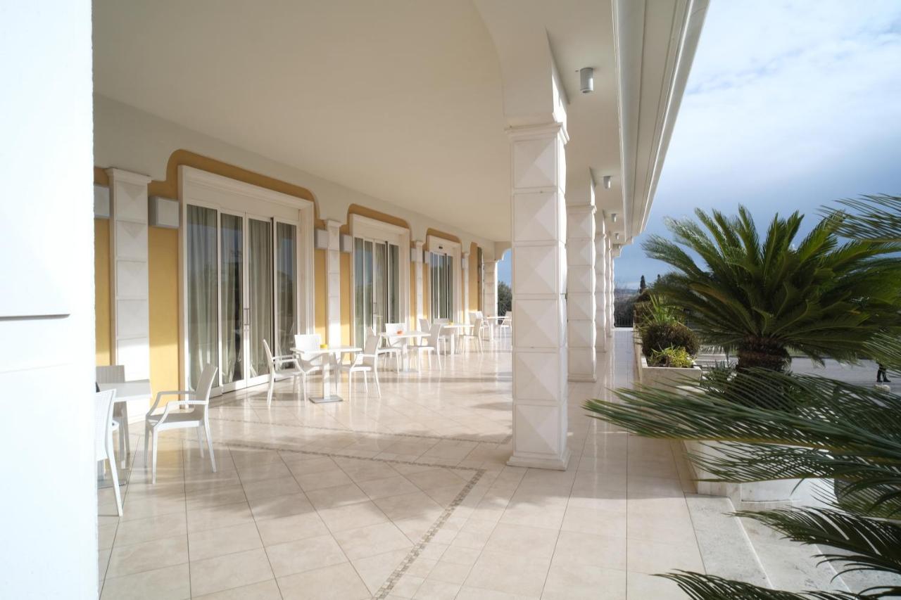 Hotel Concorde Sant'Egidio alla Vibrata Buitenkant foto