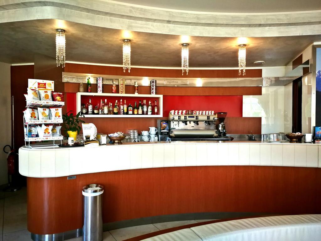 Hotel Concorde Sant'Egidio alla Vibrata Buitenkant foto