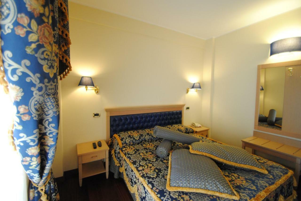 Hotel Concorde Sant'Egidio alla Vibrata Buitenkant foto