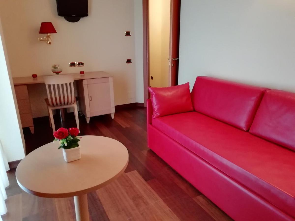 Hotel Concorde Sant'Egidio alla Vibrata Buitenkant foto